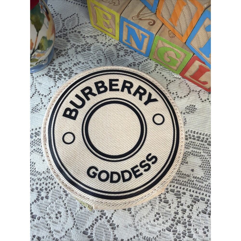 Burberry Godess Travel Jewelry case